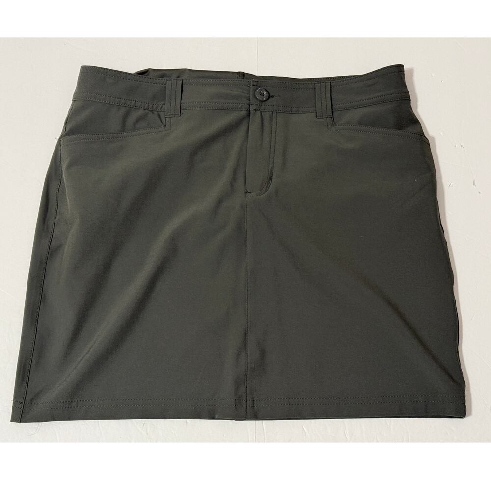 Eddie Bauer Adventurer 2.0 Green-Gray Skort, Size 6